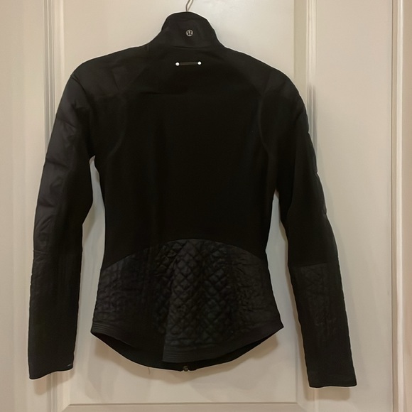 Lululemon black jacket (size 4 or 6) great condition - Picture 7 of 11